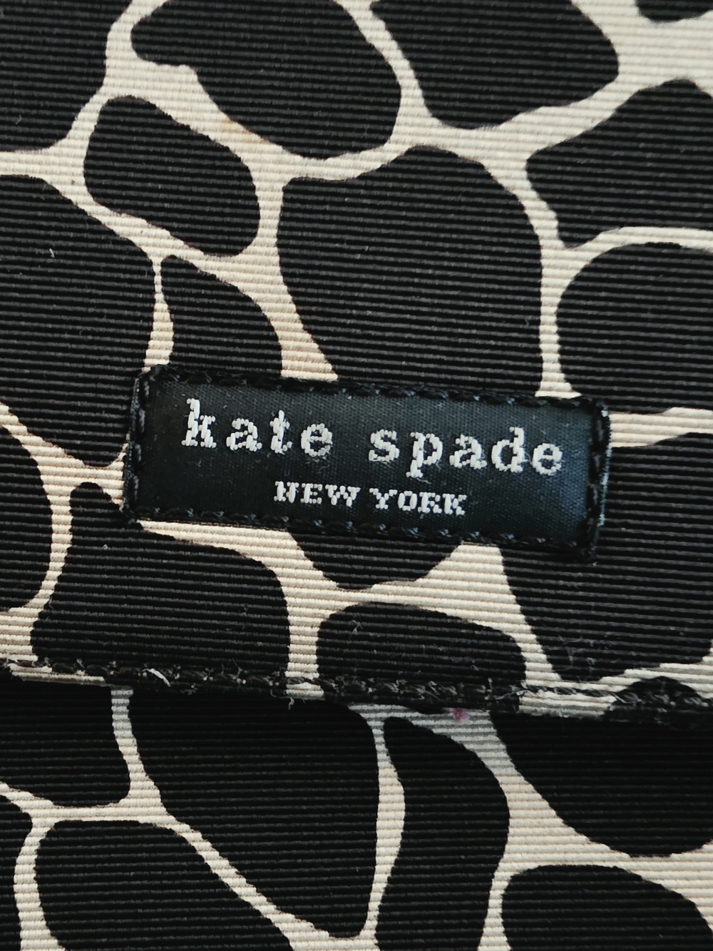 Kate Spade Black & Cream Giraffe Print Shoulder Bag - Picture 2 of 7